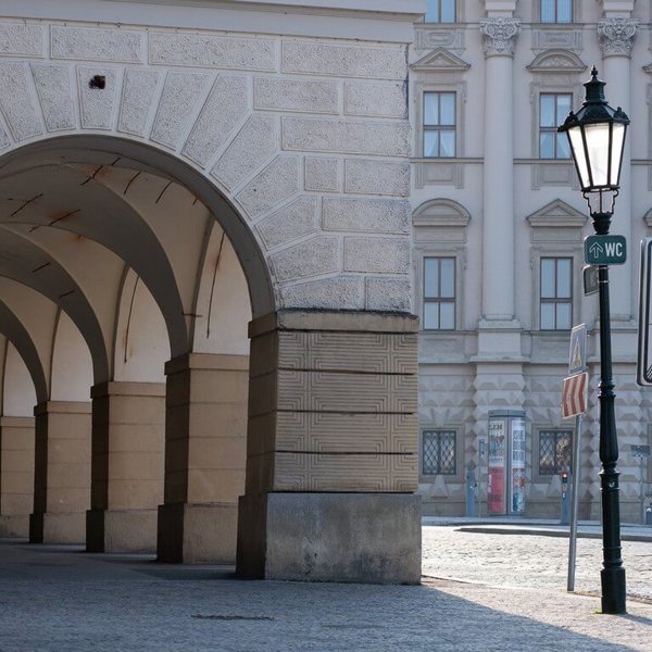 Obrázek /media/dd1hjdkq/prague_streets_12.jpg