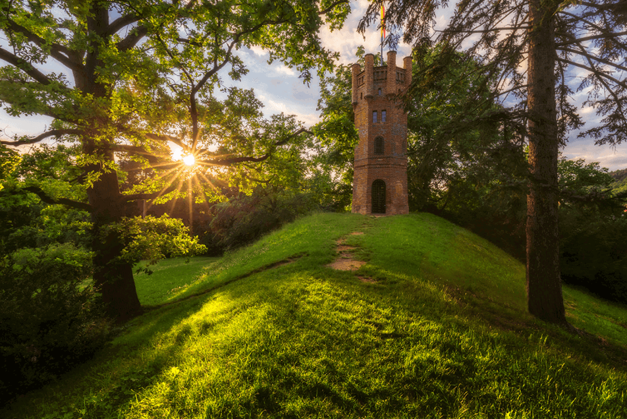 Obrázek park-cechy_pod_kosirem_cervena_vez_mala.png