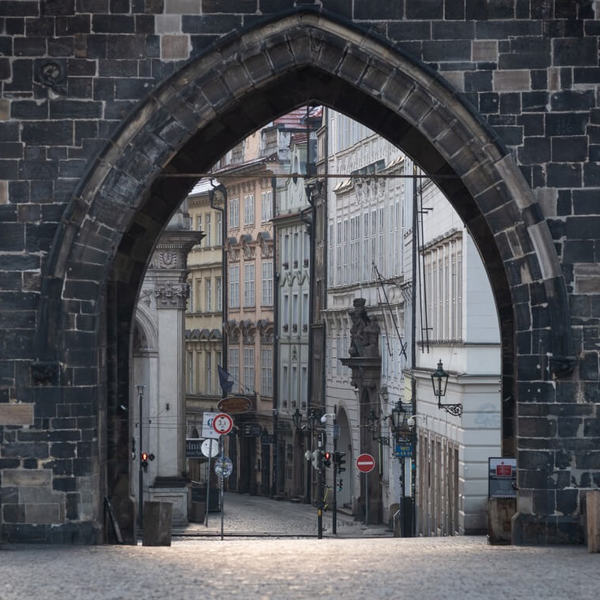 Obrázek /media/uiejxehx/prague_streets_64.jpg