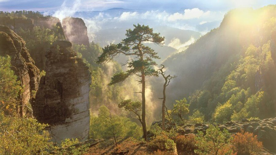 Ilustrační obrázek článku 'Mountains and rocks'